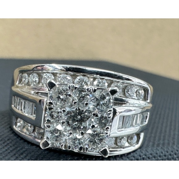 Beautiful CERTIFIED JEWELRY!!! Authentic and New!Platinum, Diamond Wedding Ring. - Picture 1 of 7